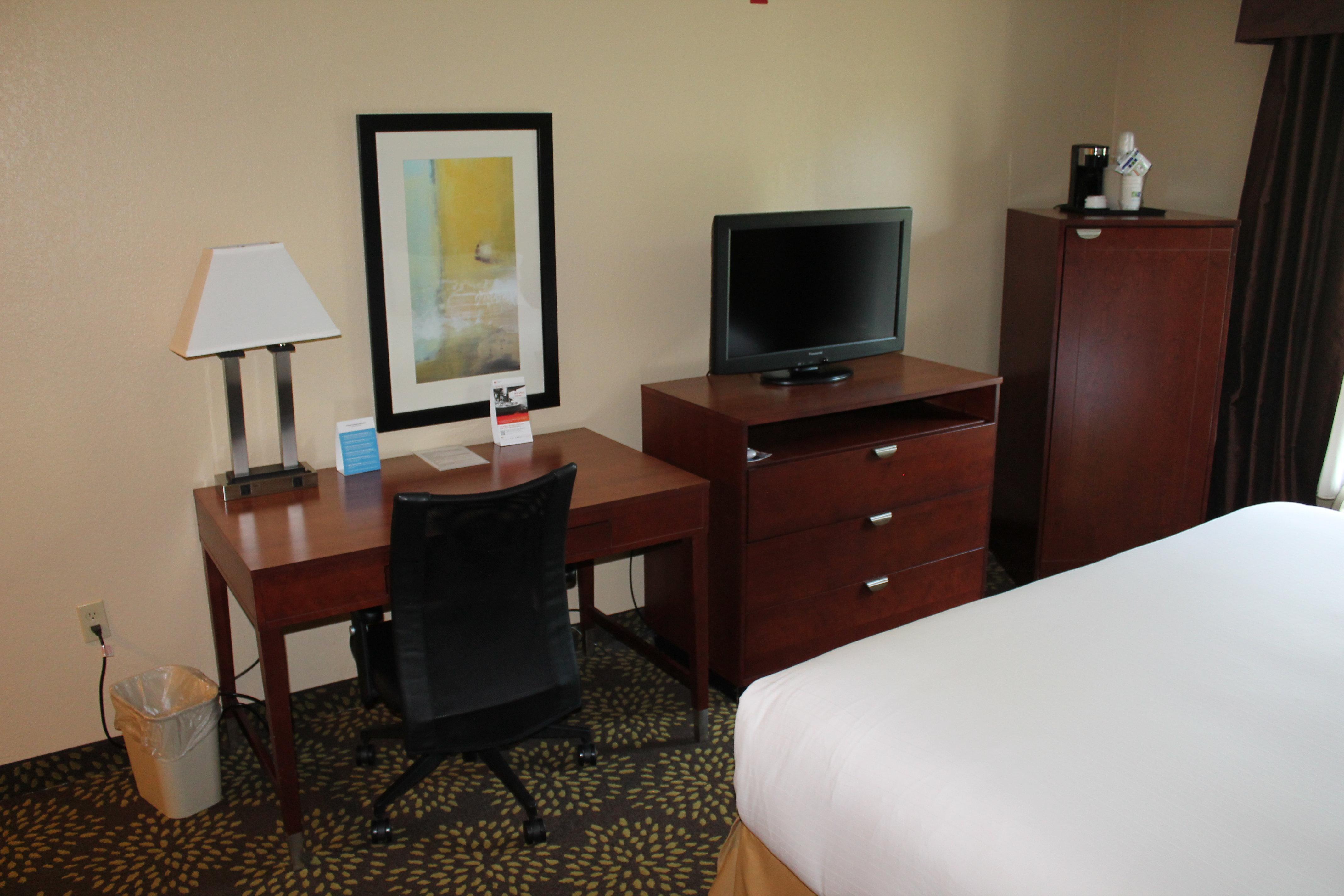 Holiday Inn Express Hotel & Suites Starkville, An Ihg Hotel Buitenkant foto