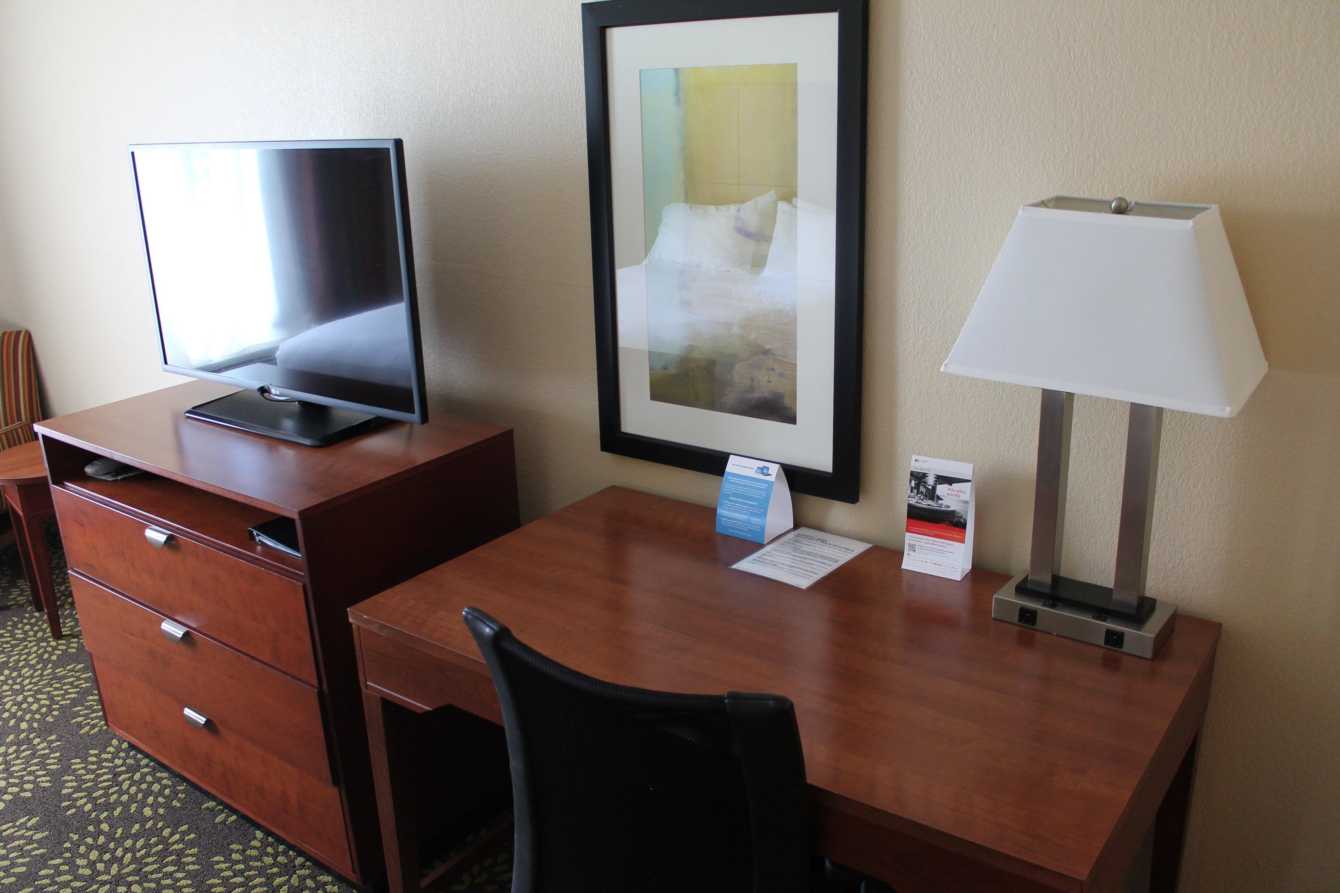 Holiday Inn Express Hotel & Suites Starkville, An Ihg Hotel Buitenkant foto