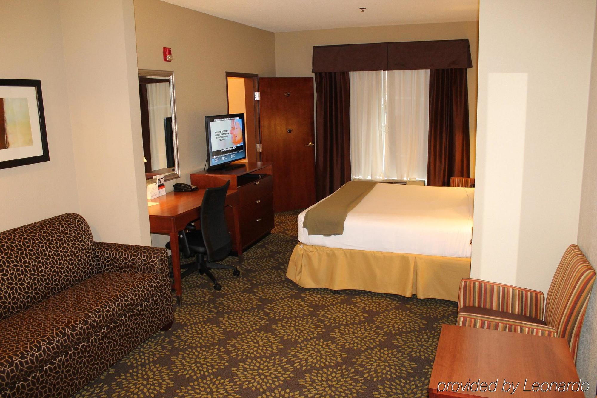 Holiday Inn Express Hotel & Suites Starkville, An Ihg Hotel Buitenkant foto