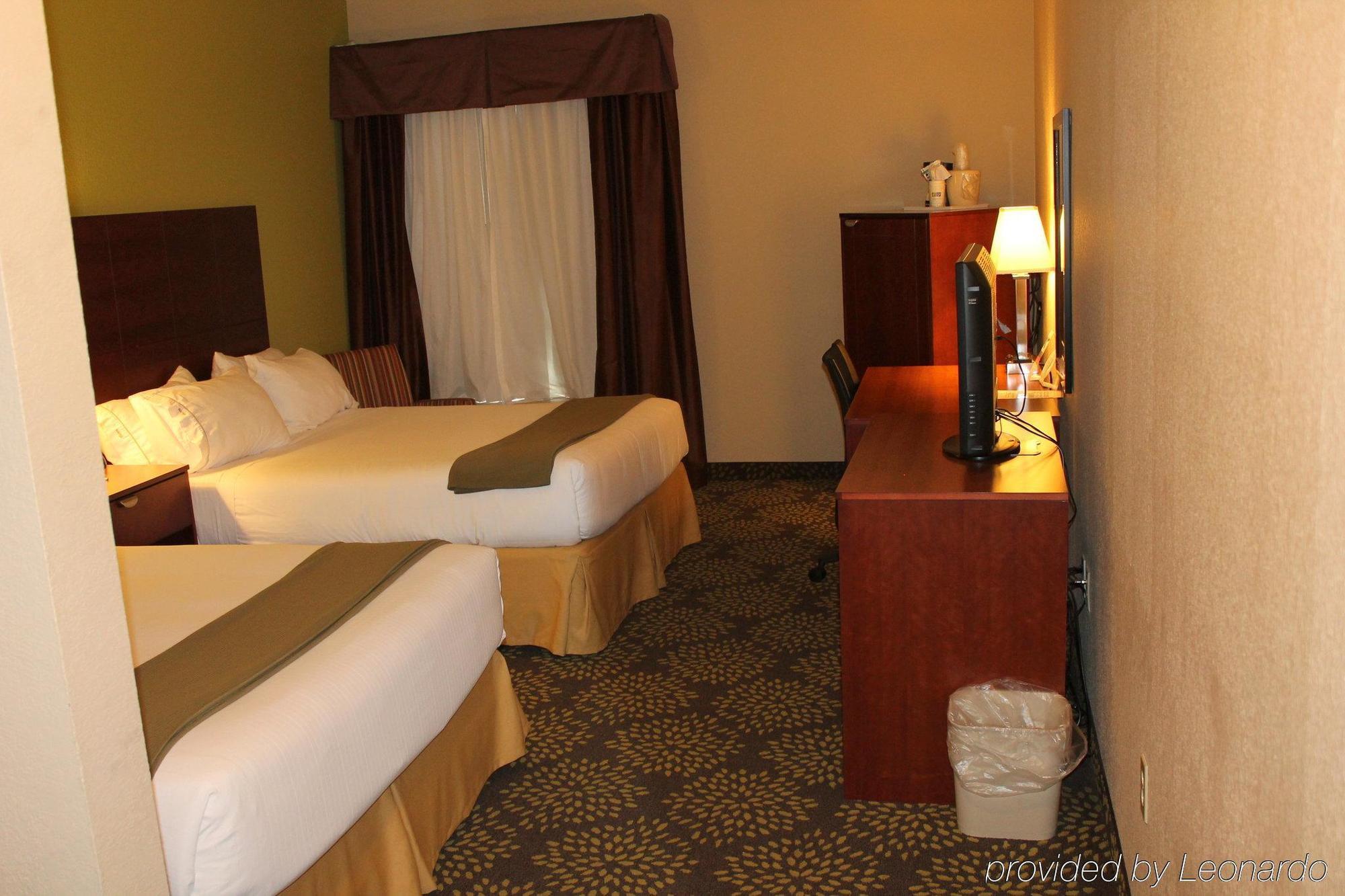 Holiday Inn Express Hotel & Suites Starkville, An Ihg Hotel Buitenkant foto